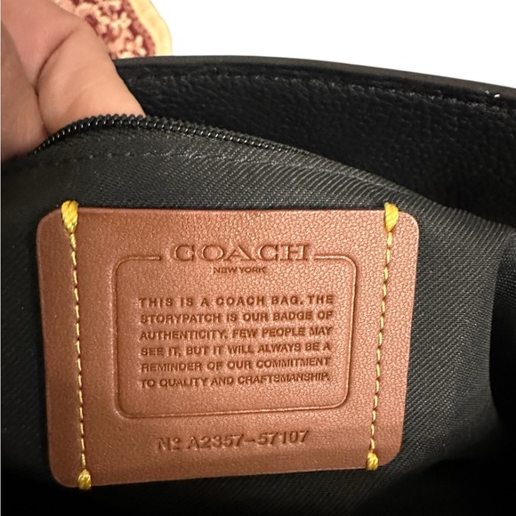 COACH 57107 Turnlock Chain Pebbled Black Leather Tote Shoulder Bag EXCELLENT - Picture 8 of 10